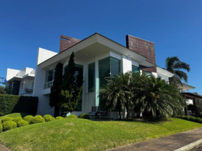 Casa Luxuosa no Condomínio Condado de Capão